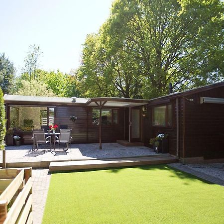 Relaxed Verblijf In Chalet Op De Veluwe Villa Putten Exteriör bild